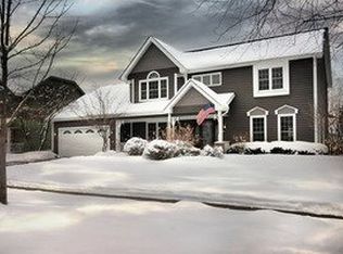 526 Cloverleaf Ct, Naperville, IL 60565