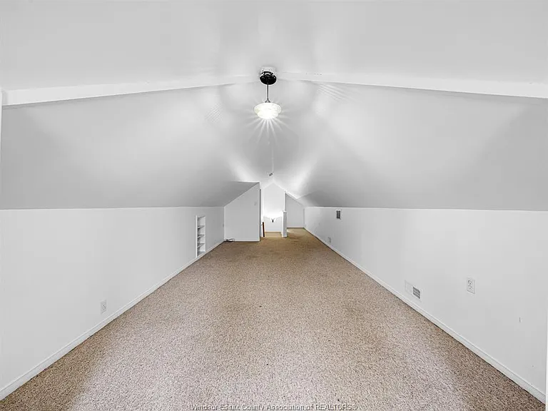 3999 Grand Marais Rd E — Photo 16