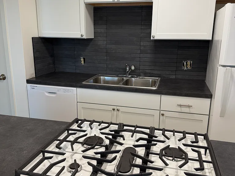 4870 Grenwich Trl N — Photo 16