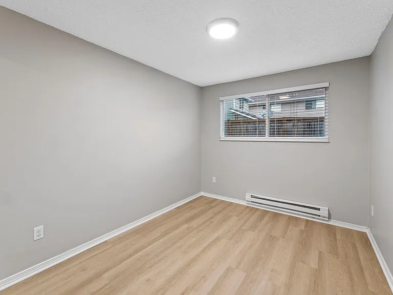 511 Avenue D #A — Photo 21