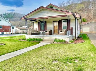 1240 W Jackson St, Covington, VA 24426