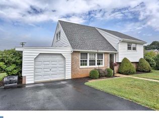 2112 Dennis Dr, Reading, PA 19601