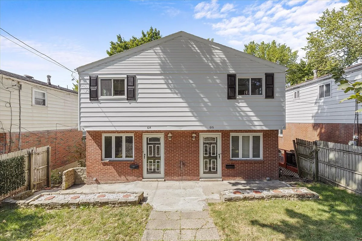 3 bed, 1080 sqft, $1,375 — Photo 1