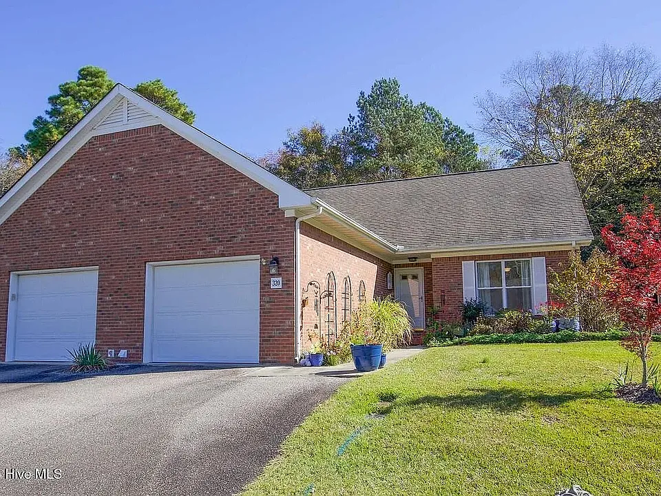 320 Hiscott Ln