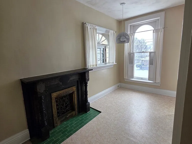 540 W 8th St #2 — Photo 3