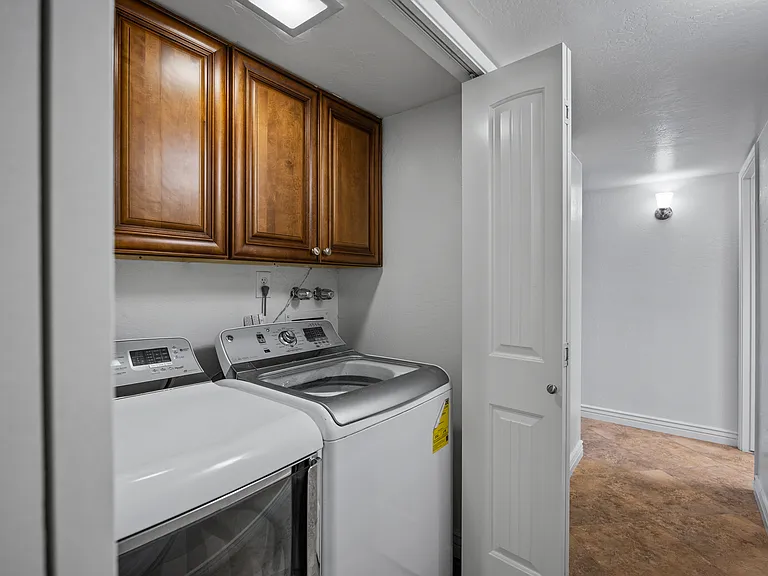 7118 E Buena Terra Way — Photo 8
