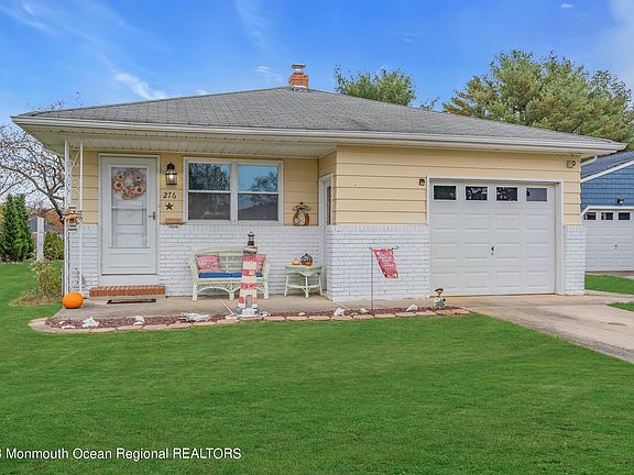 5th image of 276 Harrington Drive N