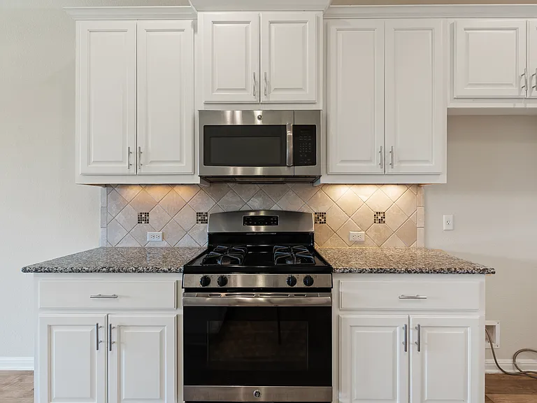 2428 Granite Hill Dr — Photo 31