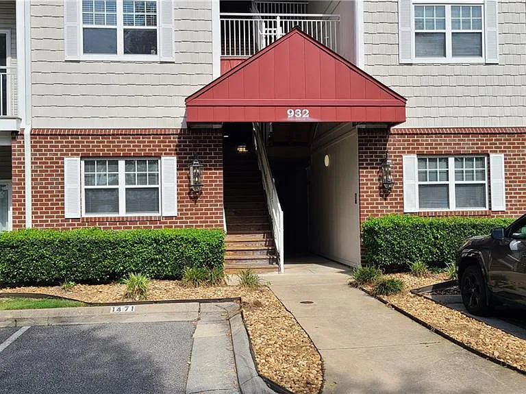 932 Southmoor Dr #101 — Photo 2