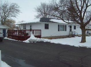 320 Depot St, Walnut, IL 61376