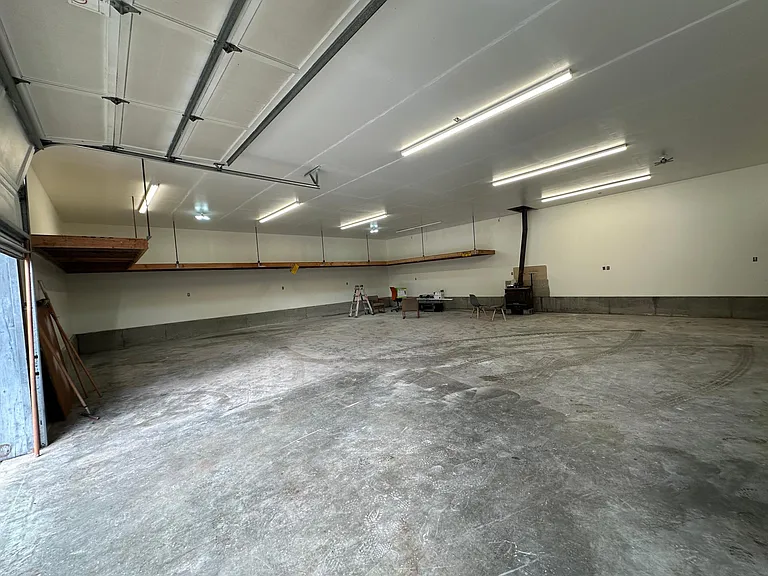 20331 Crawford Rd — Photo 1