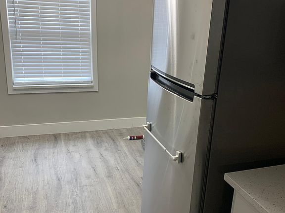 3rd image of 500 Georgetown Dr