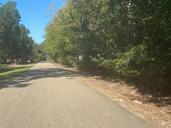 4th image of 7A James Dr