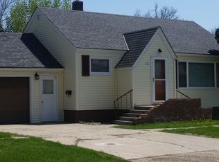 206 6th Ave S, Clear Lake, SD 57226