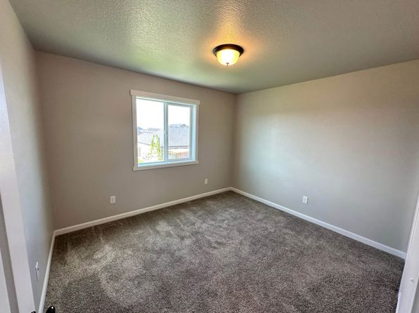 8206 Ballard Loop
