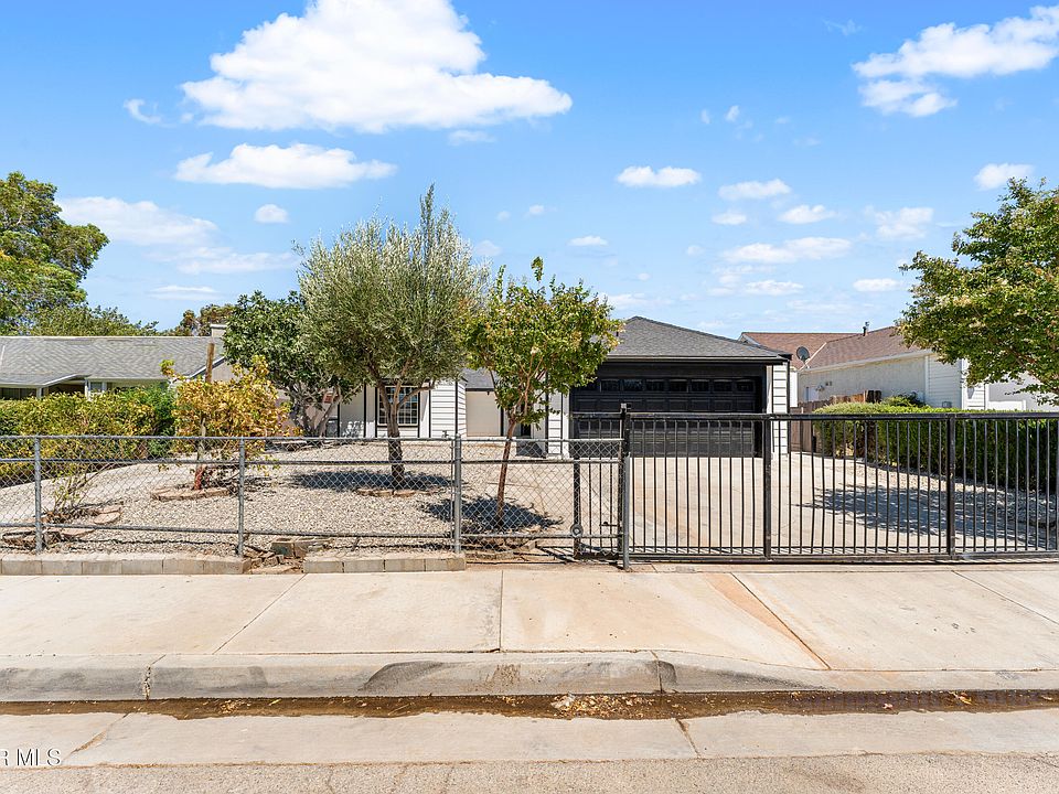 1st image of 45826 Desert Springs Dr