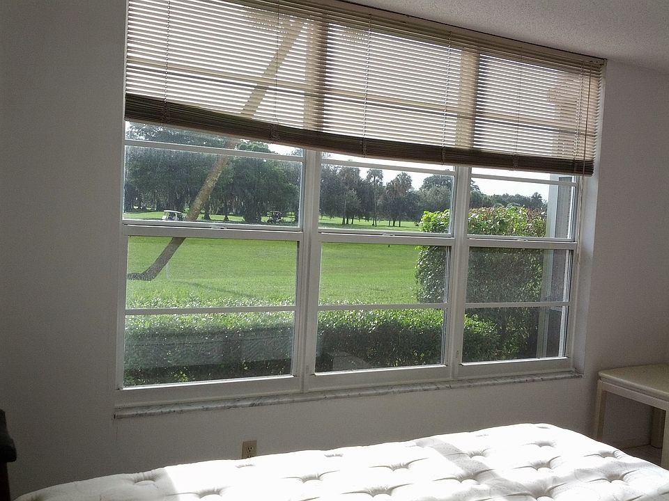 1st image of 605 Oaks Dr APT 102