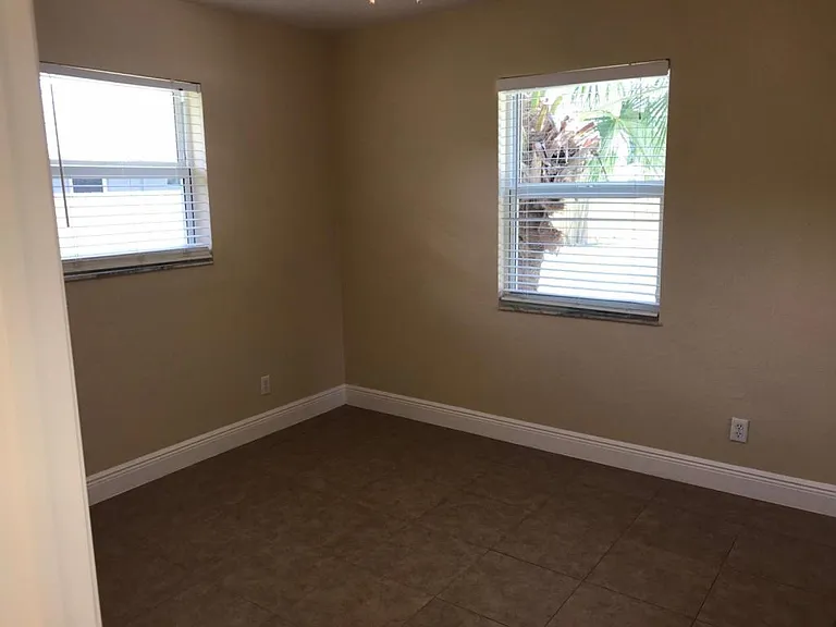 4337 Davis Rd — Photo 6