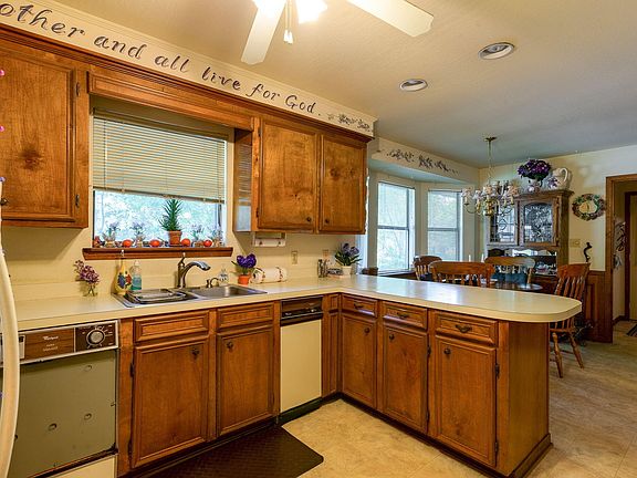 3rd image of 1000 Oakleigh Dr