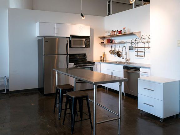 3rd image of 500 Robert St #609
