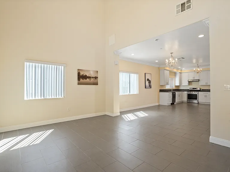 10562 Lexington St — Photo 6