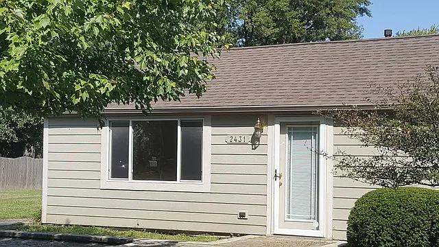 2431 Grape St photo 1