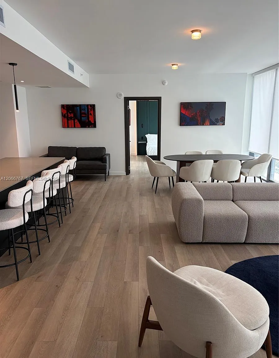 3 bed, 3.5 bath, 3000 sqft, $22,000 — Photo 4