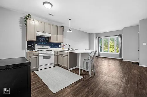 2529 W Flournoy St #1 Photo 1