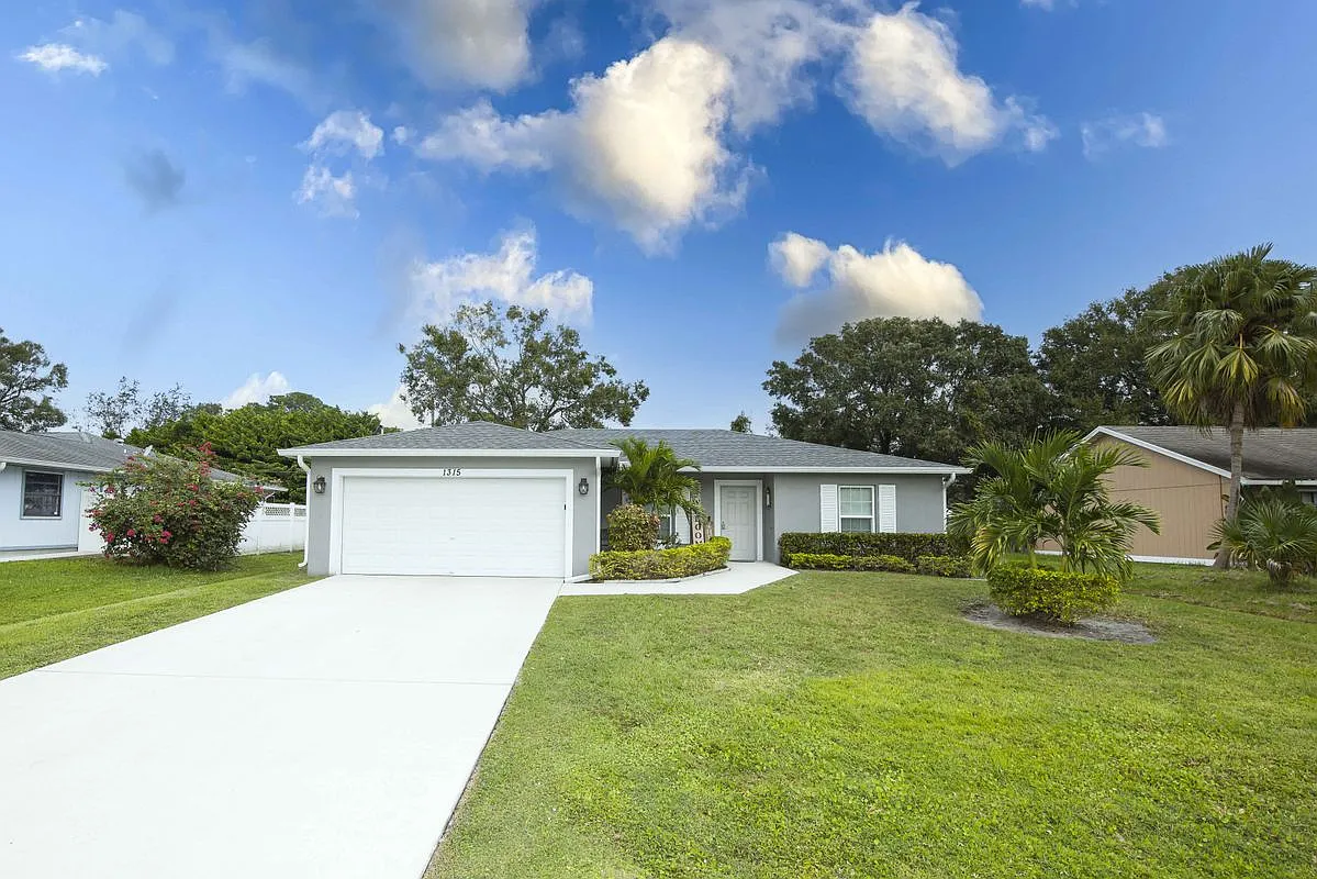 3 bed, 2.0 bath, 1348 sqft, $3,000 — Photo 1