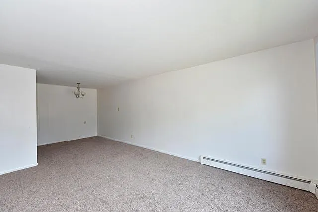 2 bed, 875 sqft, $1,300 — Photo 4