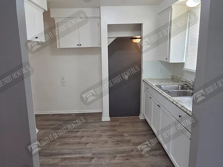 9245 Archdale St — Photo 17