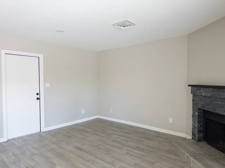 1712 N Longmore St — Photo 12