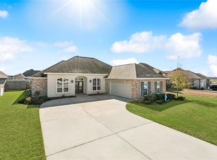 205 Cove Pointe Dr, Luling, LA 70070