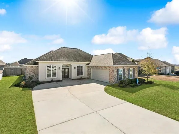205 Cove Pointe Dr, Luling, LA 70070