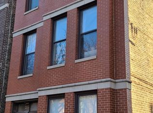 1149 W Taylor St #1F, Chicago, IL 60607