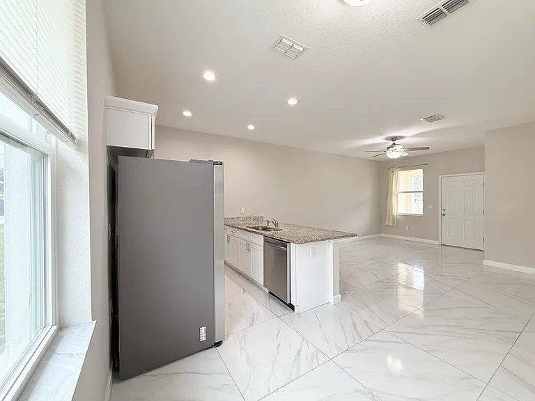 2 W Orange St #101 — Photo 4
