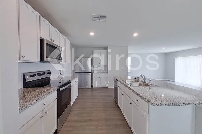 8675 SW 43rd Ter — Photo 7