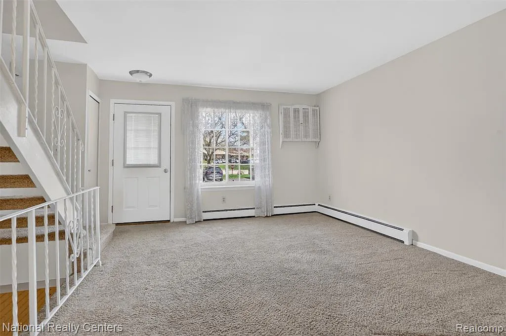 2 bed, 3.0 bath, 1480 sqft, $1,350 — Photo 3