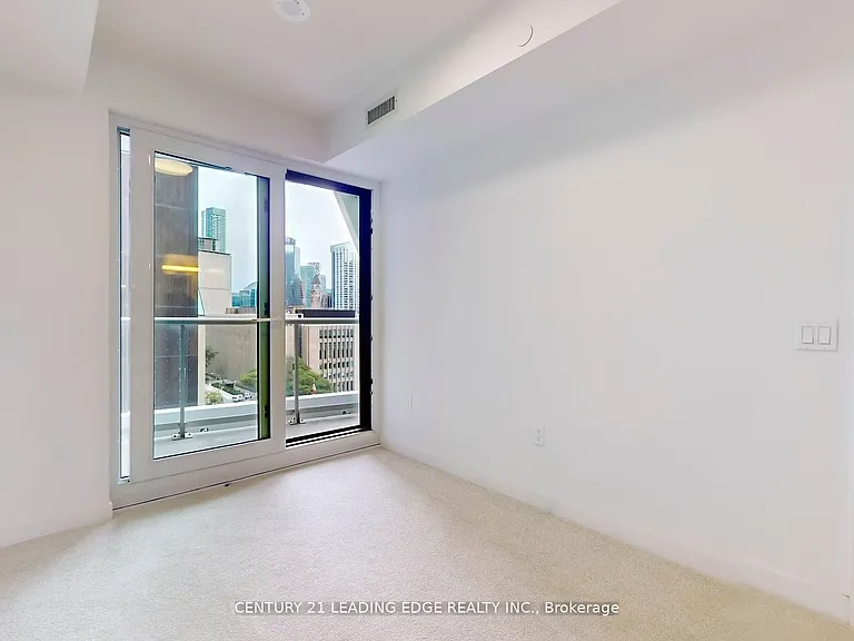 230 Simcoe St #726 — Photo 11