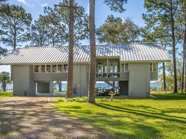 2488 Highway 98 E, Carrabelle, FL 32322