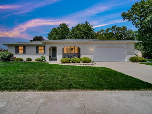 2100 E 9th Pl, Hobart, IN 46342
