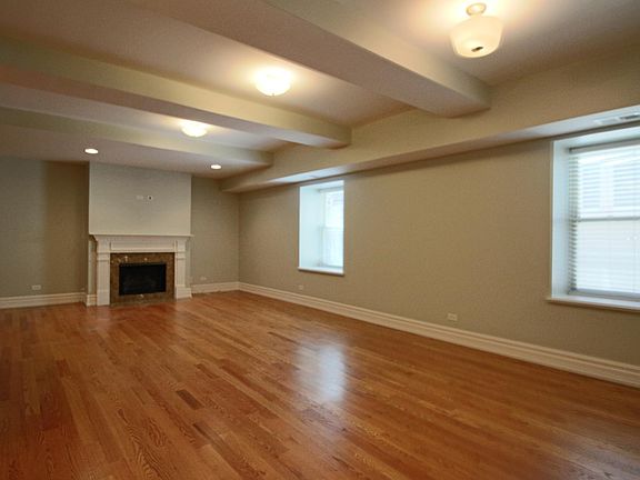 3rd image of 1470 W Carmen Ave APT 103