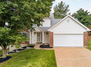 654 Summer Top Cir, Fenton, MO 63026