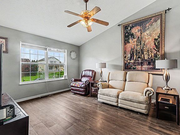 3rd image of 10378 Remy Ln