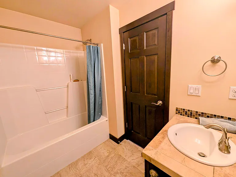 Full common bath on 2nd floor next to BR-4