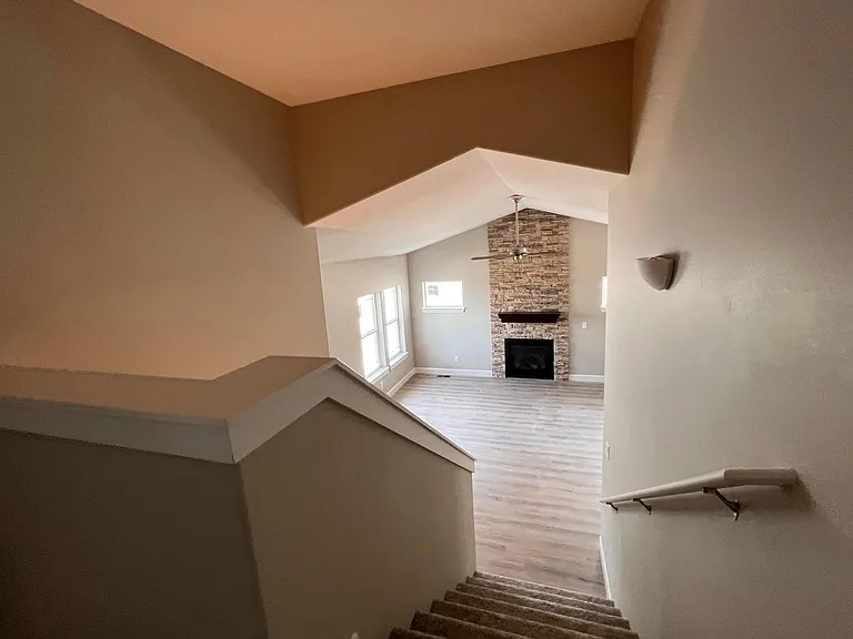 221 Summit Crest Way — Photo 14