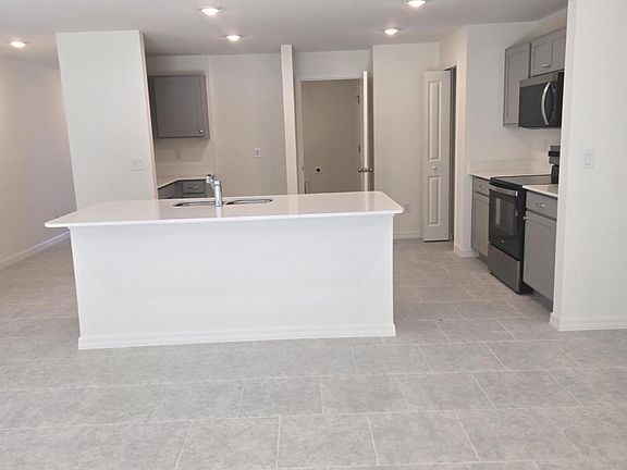 4th image of 941 SW Richmond Cir SW