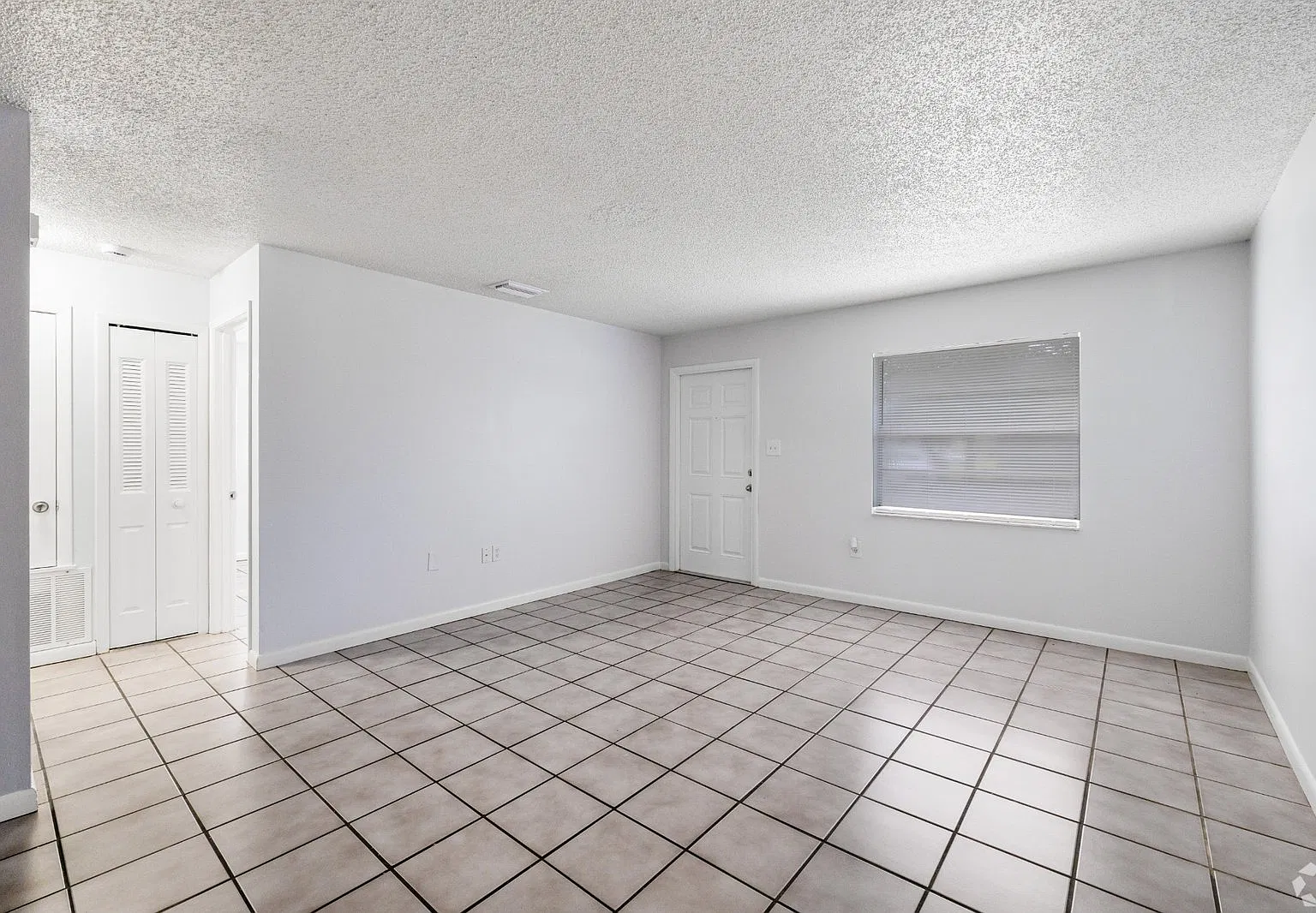 3207 Pershing St — Photo 4