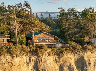 231 E Bluff Dr, Port Angeles, WA