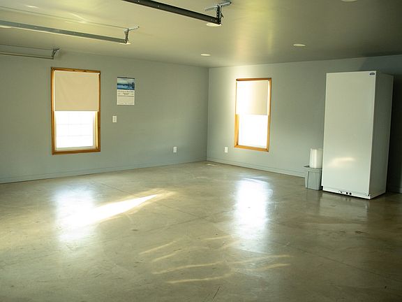 5th image of 6017 Helena Rd